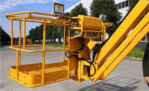 PLATAFORMA ELEVATÓRIA ARTICULADA À DIESEL