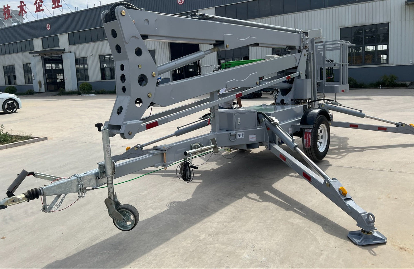 Plataforma Elevatória Articulada Rebocável 16 metros (alimentação a Diesel)