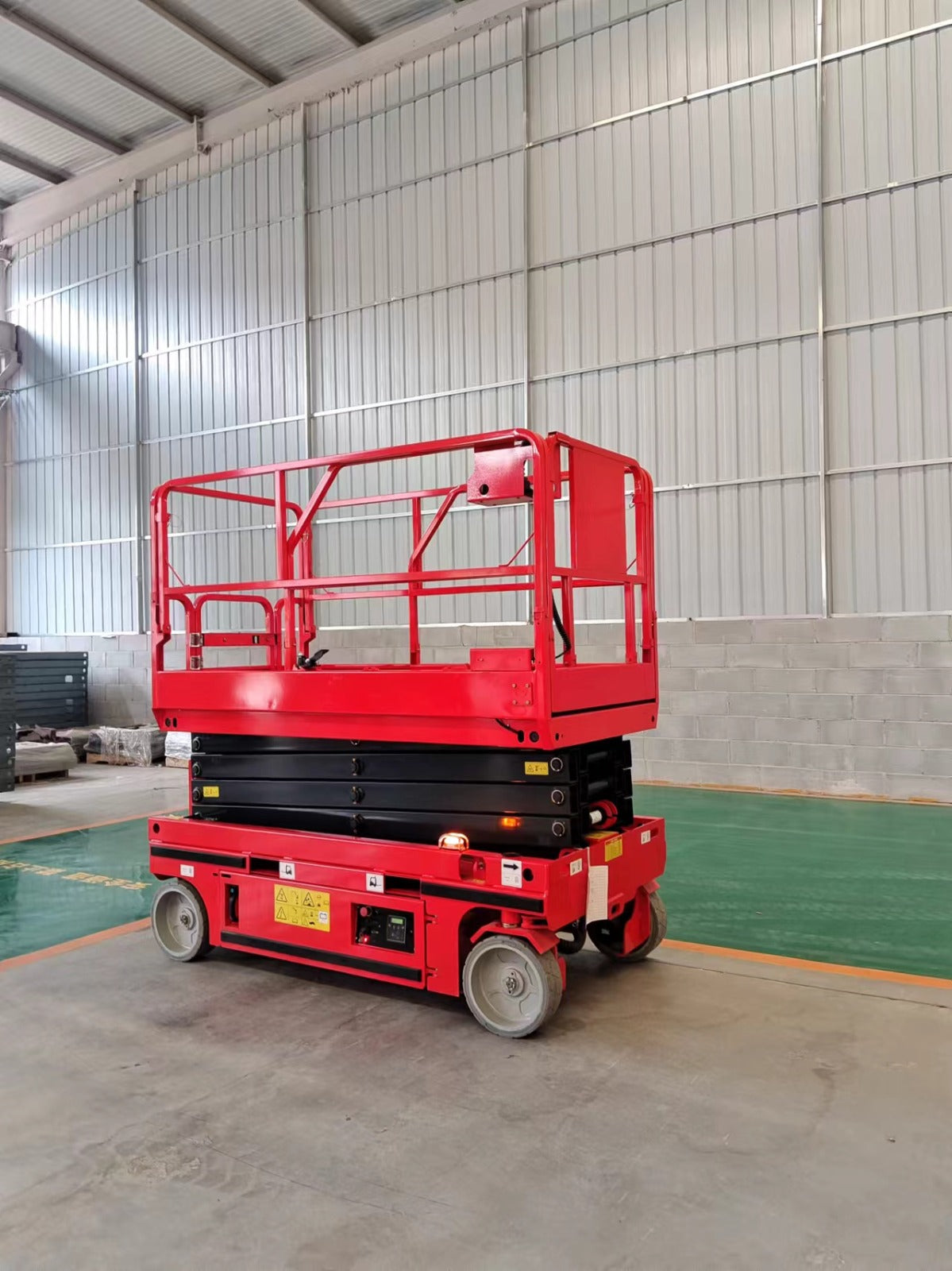 Plataforma Elevatória tipo Tesoura autopropelida 6 metros