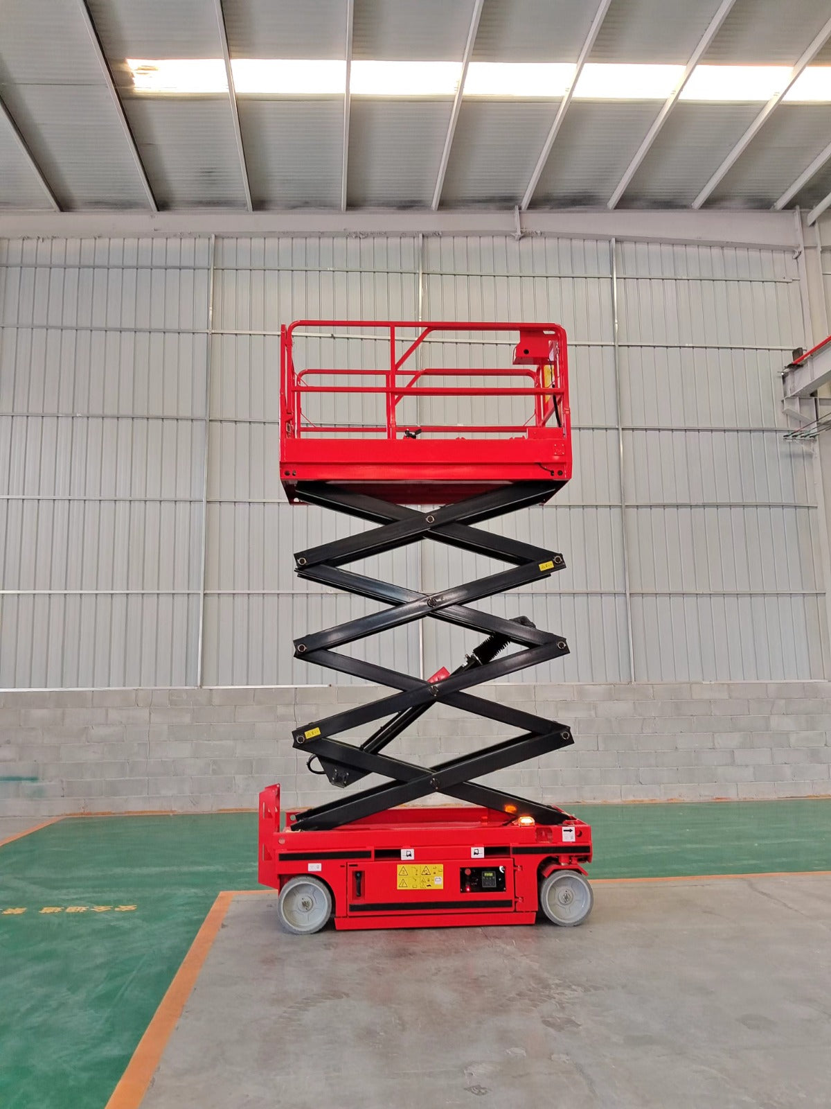 Plataforma Elevatória tipo Tesoura autopropelida 10 metros