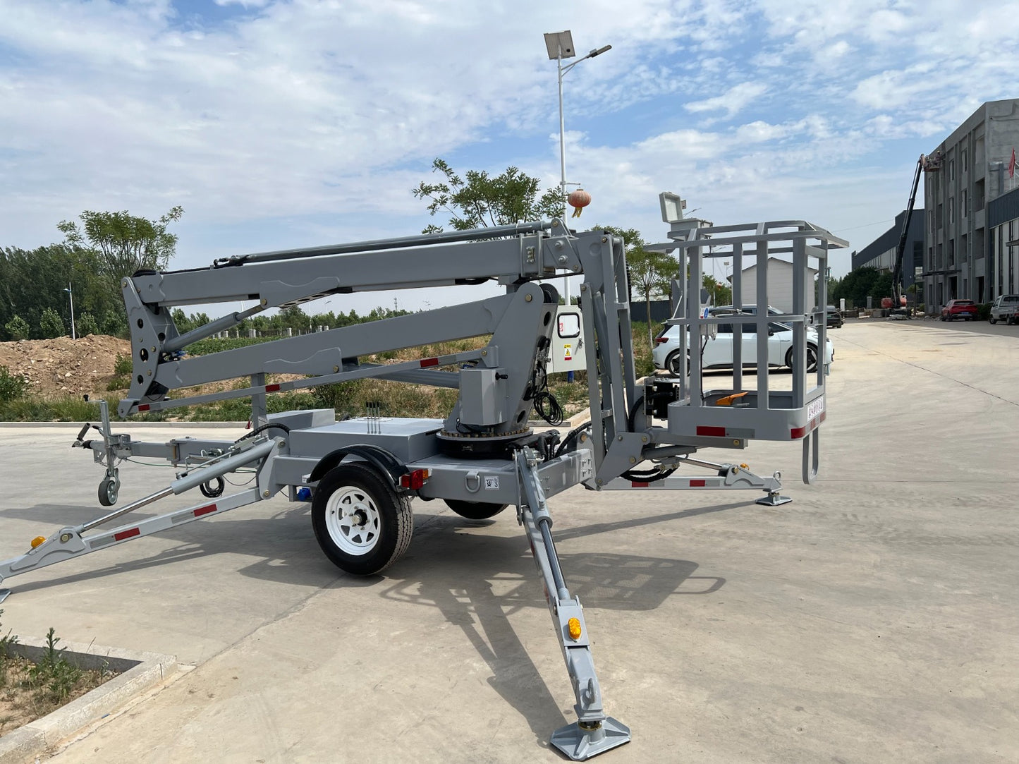 Plataforma Elevatória Articulada Rebocável 16 metros (alimentação a Diesel)